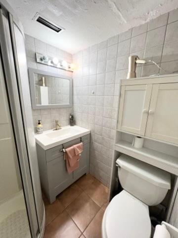 Guesthouse In Уест Ванкувър Екстериор снимка