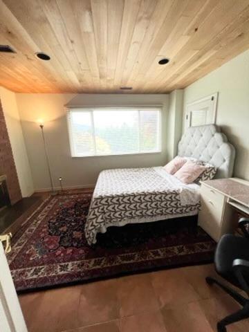 Guesthouse In Уест Ванкувър Екстериор снимка